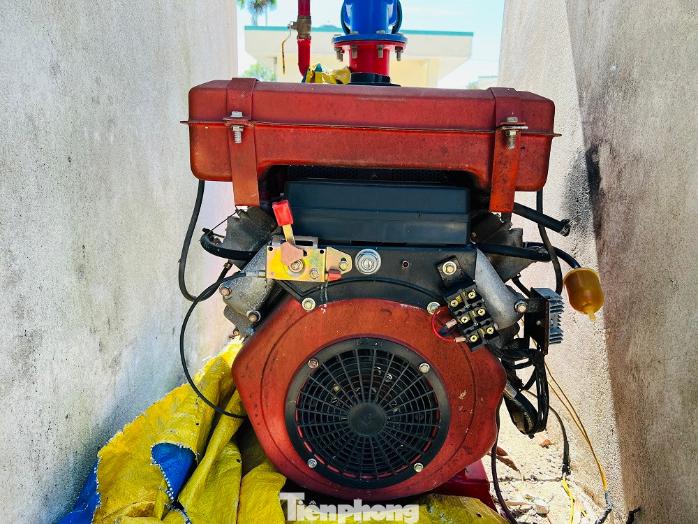 Lý giải nguyên nhân không vào chợ mới buôn bán, các tiểu thương cho rằng, do mức thuê lô sạp giá quá cao và phải nộp tiền thuê lô sạp một lần lên đến vài chục triệu đồng, vượt quá khả năng của tiểu thương, nên họ chấp nhận kinh doanh tại khu chợ tạm.