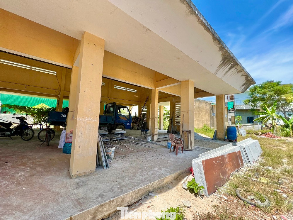 Những năm qua, chính quyền xã Nghĩa Phương đã nhiều lần tổ chức đối thoại với bà con tiểu thương song vẫn chưa tìm được tiếng nói chung.