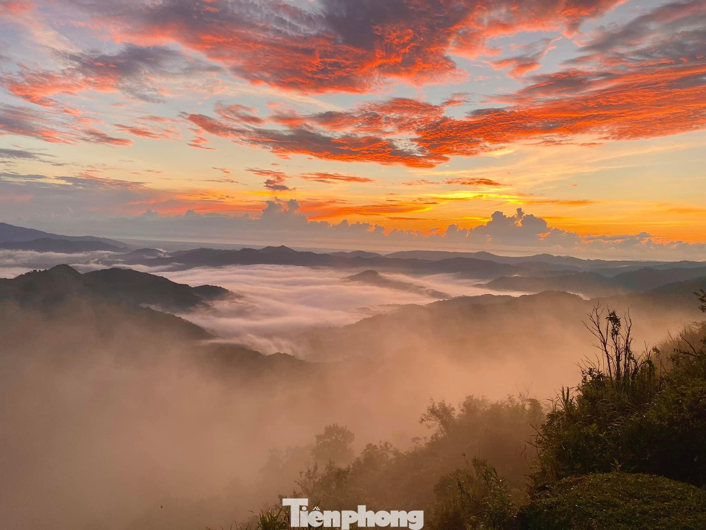 Cảnh hoàng hôn ở thảo nguyên Bùi Hui. Ảnh: GREENCAMP.
