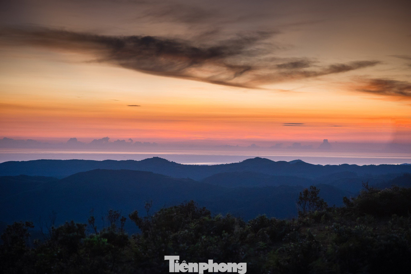 Cảnh hoàng hôn ở thảo nguyên Bùi Hui. Ảnh: GREENCAMP.