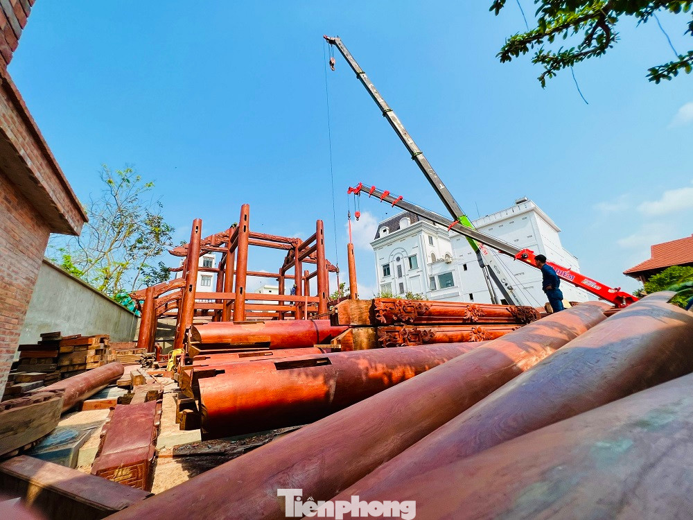 Dự kiến trong vài ngày tới, việc tháo dỡ biệt phủ trái phép sẽ hoàn tất.