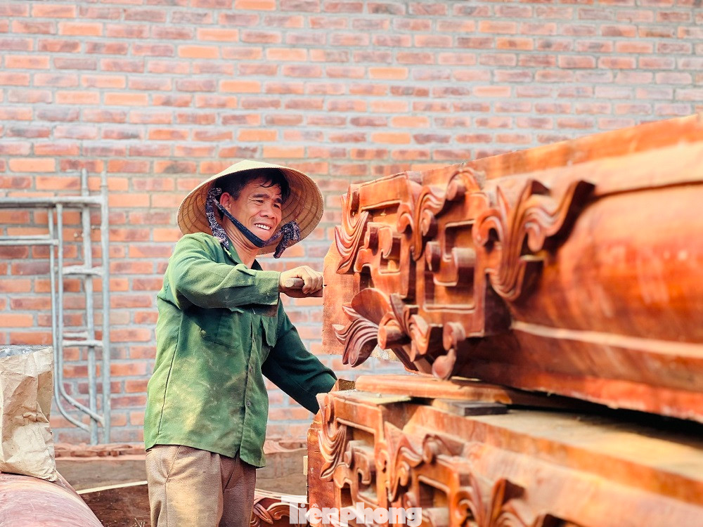 Đội thợ tháo dỡ biệt phủ này đến từ Hà Tĩnh.