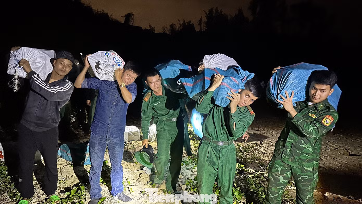 Gần 288kg ma túy cocaine được người dân và lực lượng chức năng phát hiện vào ngày 14/1. Gần 288kg ma túy cocaine được người dân và lực lượng chức năng phát hiện vào ngày 14/1.