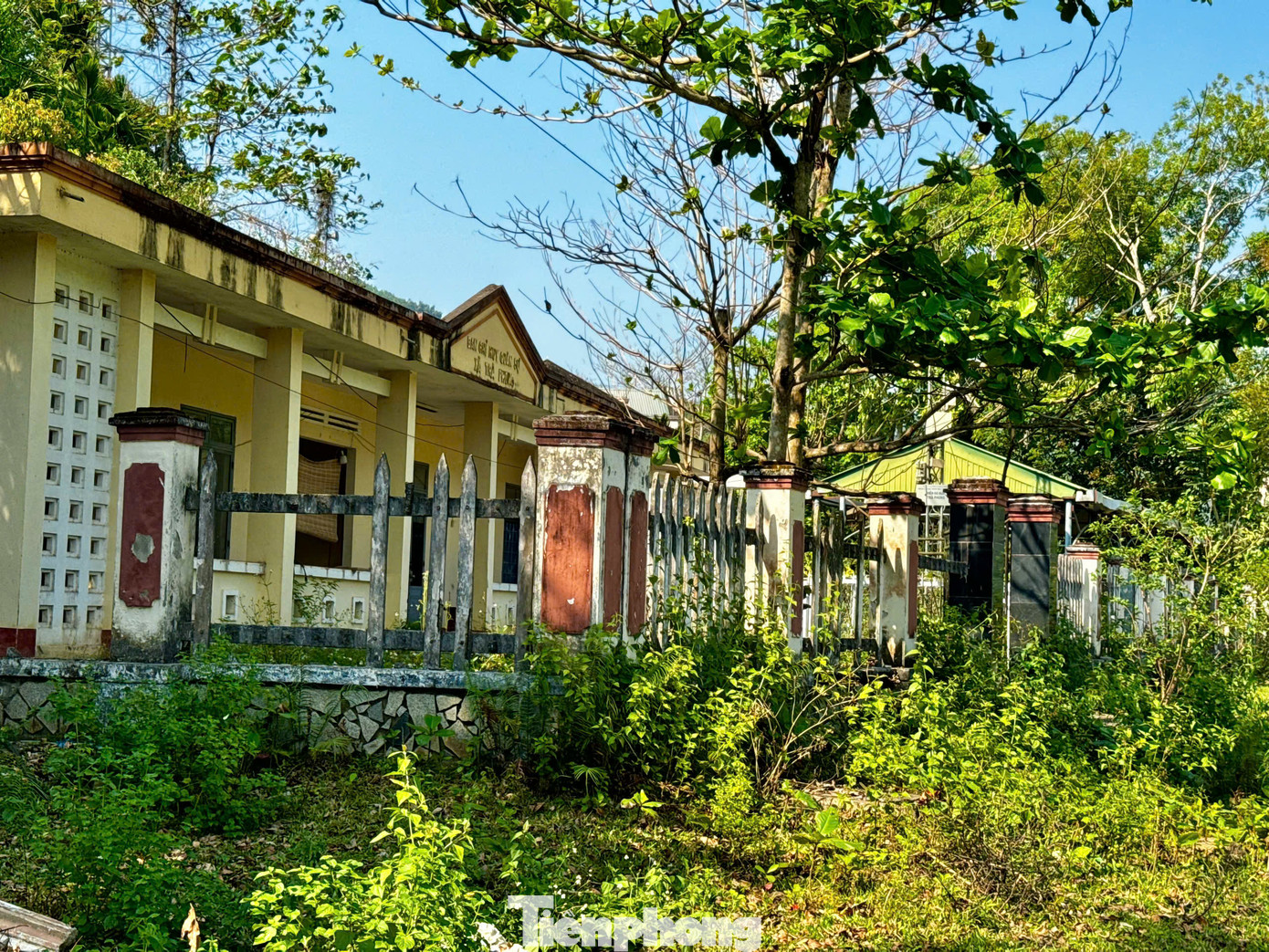 Thực hiện Nghị quyết số 867 ngày 10/1/2020 của Ủy ban Thường vụ Quốc hội về việc sắp xếp các đơn vị hành chính cấp xã, huyện, tỉnh Quảng Ngãi đã sáp nhập huyện Tây Trà vào huyện Trà Bồng từ ngày 1/4/2020. Ảnh: Nguyễn Ngọc