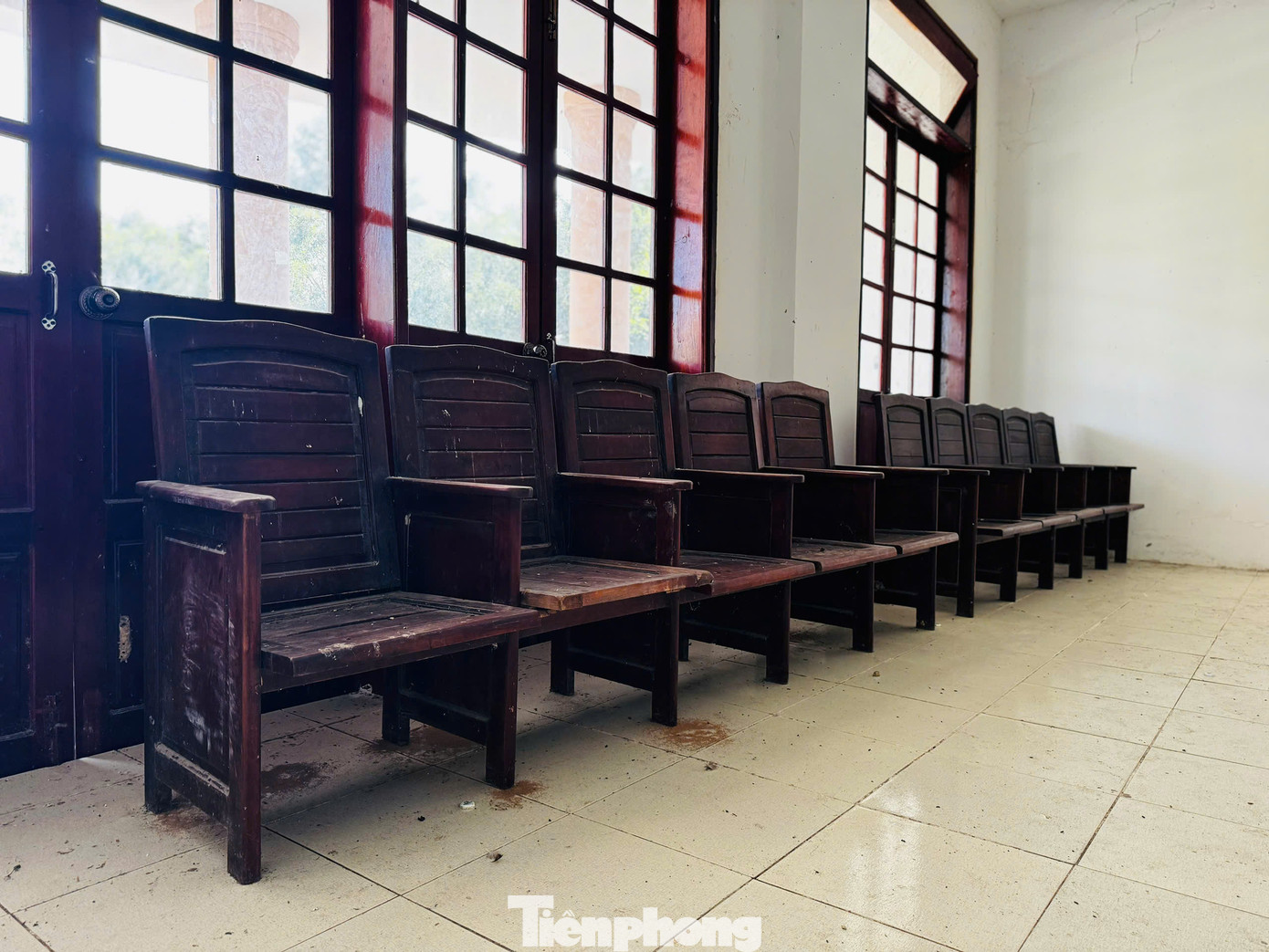 Lãnh đạo UBND huyện Trà Bồng cho hay, việc sắp xếp, điều chuyển các công sản cho một số cơ quan đơn vị sử dụng lại nhằm tránh lãng phí, nhưng số công trình dôi dư quá nhiều. Ảnh: Nguyễn Ngọc