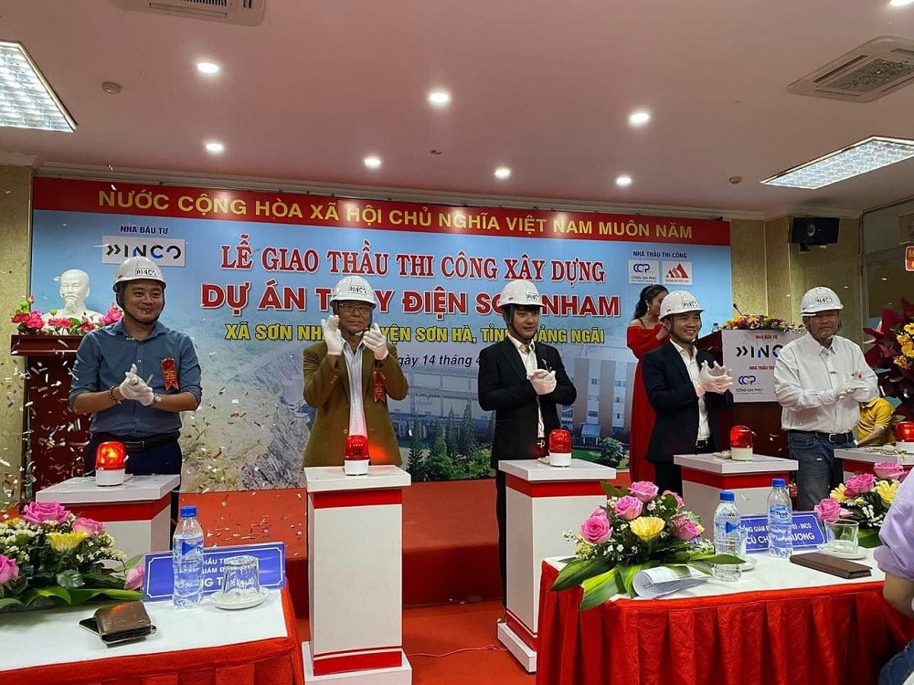 Công ty INCO tổ chức giao thầu thi công thủy điện Sơn Nham tại khách sạn Hùng Vương. Công ty INCO tổ chức giao thầu thi công thủy điện Sơn Nham tại khách sạn Hùng Vương.