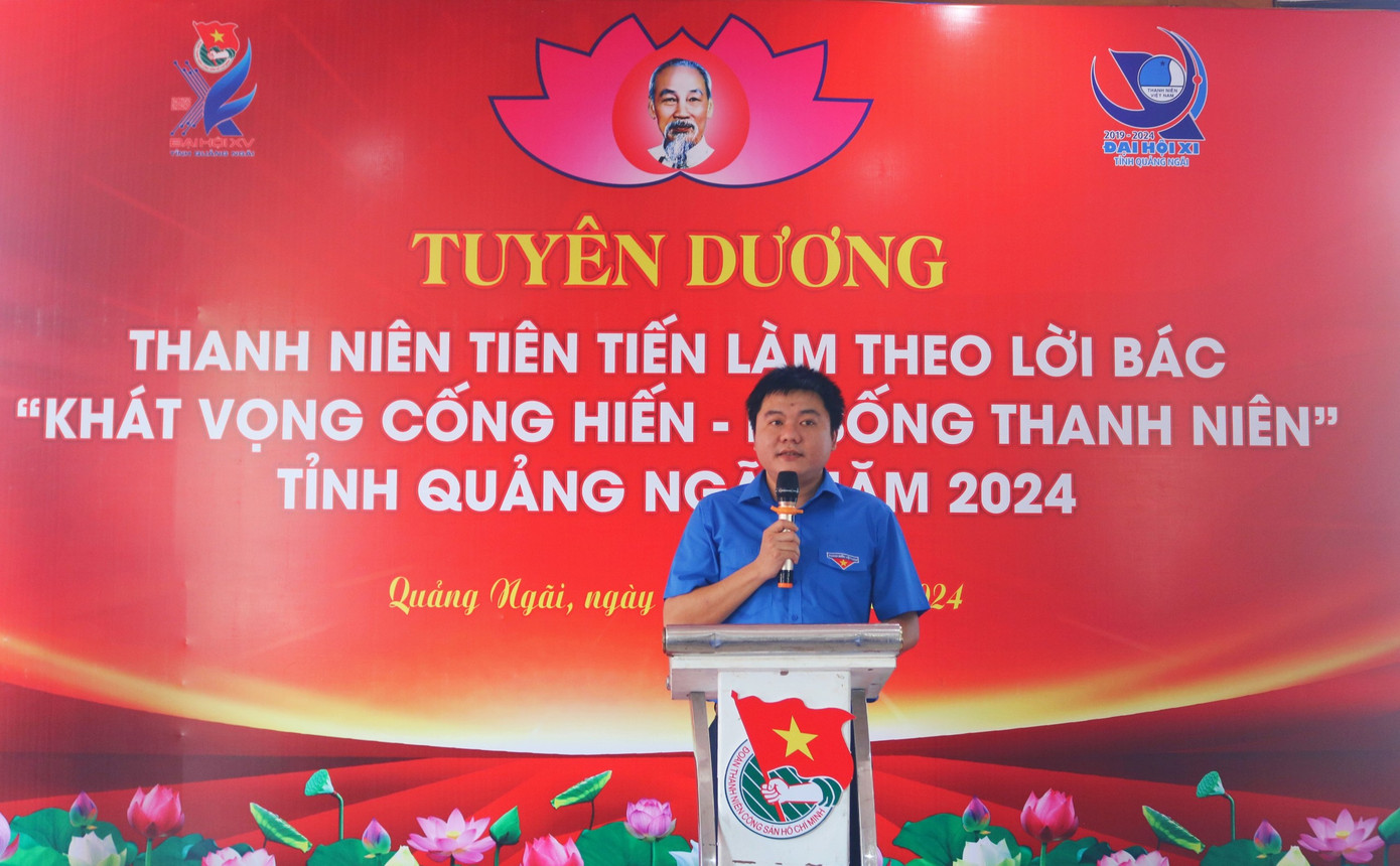 Anh Trần Đăng Minh - Phó Bí thư Tỉnh Đoàn Quảng Ngãi phát biểu tại buổi lễ.