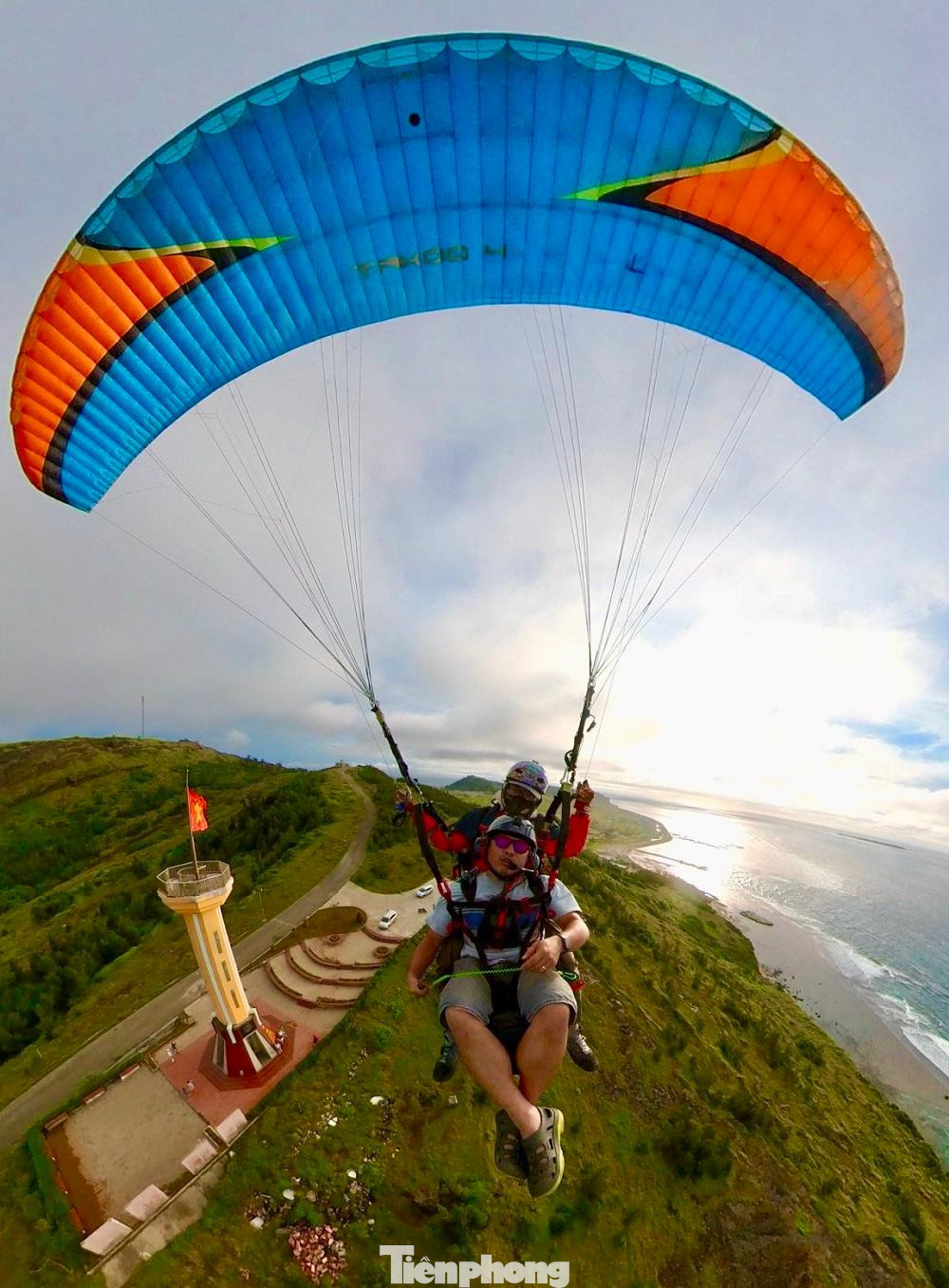 Điểm bay tại núi Thới Lới có độ cao gần 170m so với mực nước biển. Ảnh: Nguyễn Ngọc