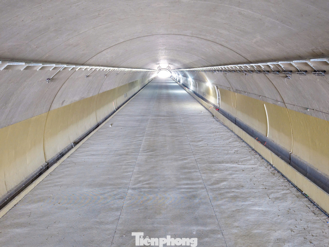 Hầm số 1, hầm số 2 đã hoàn thành phần xây dựng và đang trong giai đoạn hoàn thiện. Hầm số 1, hầm số 2 đã hoàn thành phần xây dựng và đang trong giai đoạn hoàn thiện.