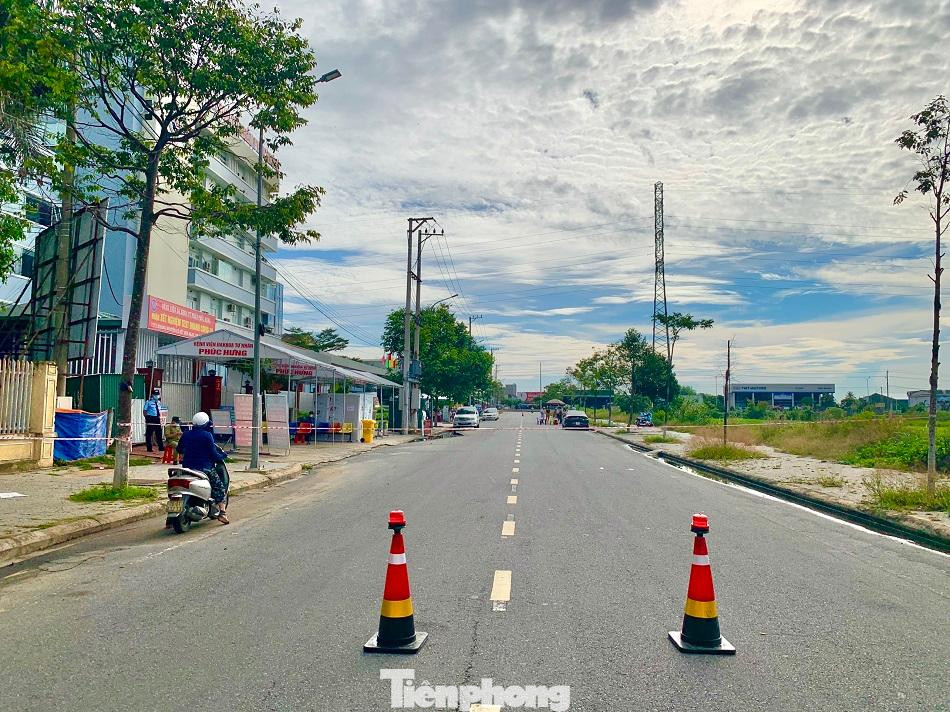 Phong tỏa Bệnh viện Đa khoa tư nhân Phúc Hưng. Phong tỏa Bệnh viện Đa khoa tư nhân Phúc Hưng.