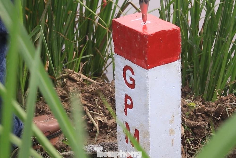 Khu vực cắm cọc mốc giải phóng mặt bằng dự án Cao tốc Bắc-Nam đoạn qua Quảng Ngãi. Khu vực cắm cọc mốc giải phóng mặt bằng dự án Cao tốc Bắc-Nam đoạn qua Quảng Ngãi.