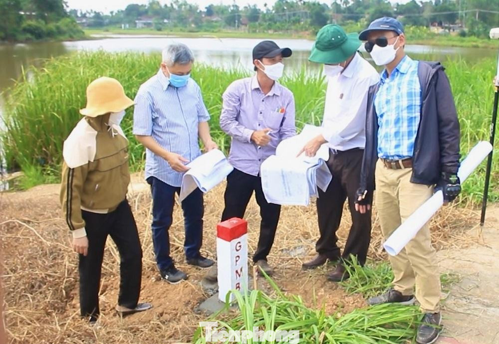 Cơ quan chức năng kiểm tra hiện trường dự án đi qua. Cơ quan chức năng kiểm tra hiện trường dự án đi qua.