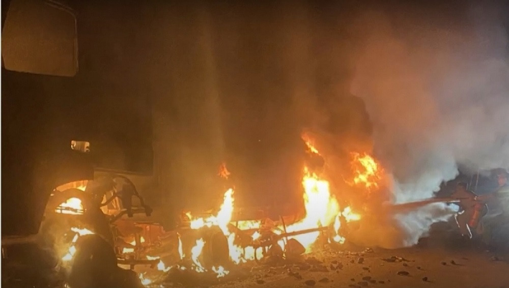 Ngọn lửa bốc cháy dữ dội. Ảnh (CA)