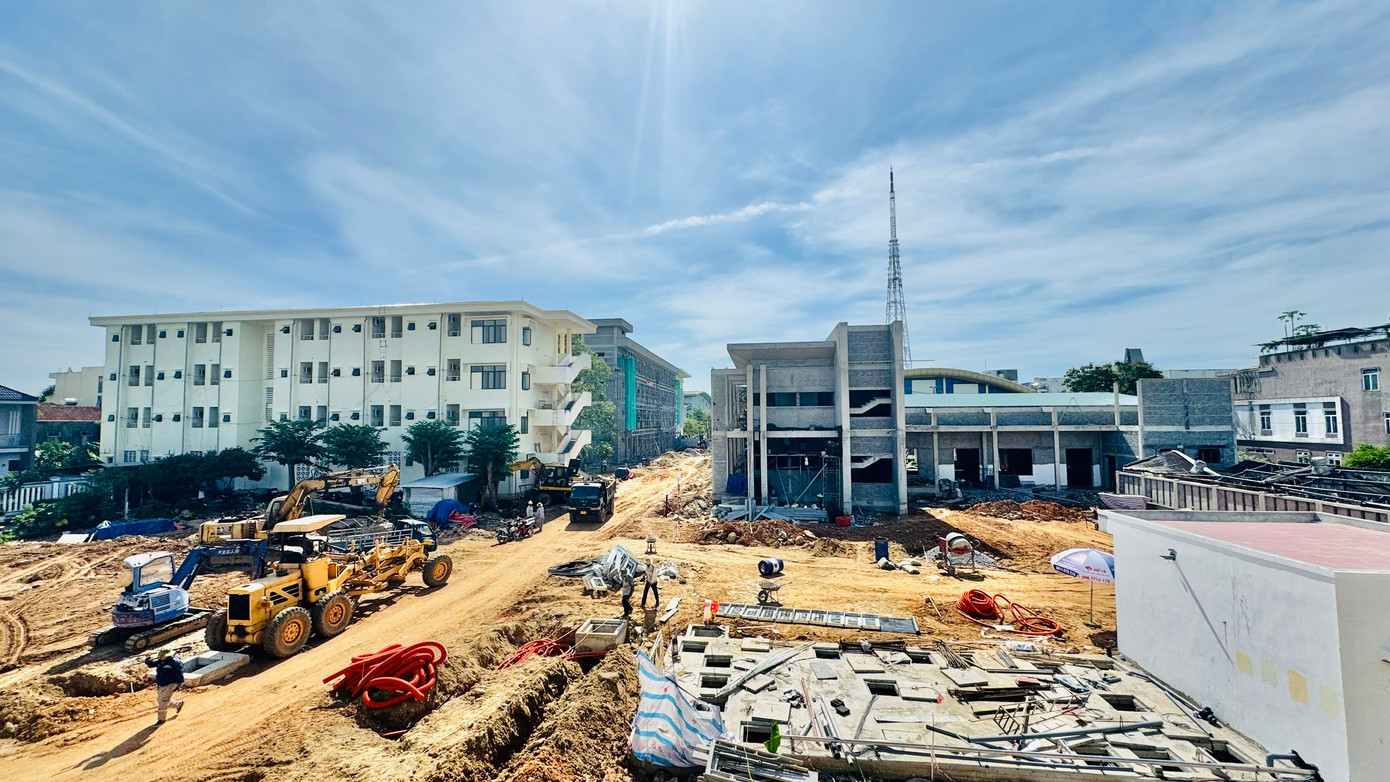 Để đảm bảo nơi ở cho đội ngũ cán bộ từ phía Tây Nguyên chuyển về, tỉnh Quảng Ngãi đã nhanh chóng bố trí 4 địa điểm làm nhà ở công vụ gồm: Nhà khách A3 Tỉnh ủy, Nhà khách T50, Ký túc xá Trường Chính trị tỉnh và ký túc xá Trường THPT chuyên Lê Khiết.