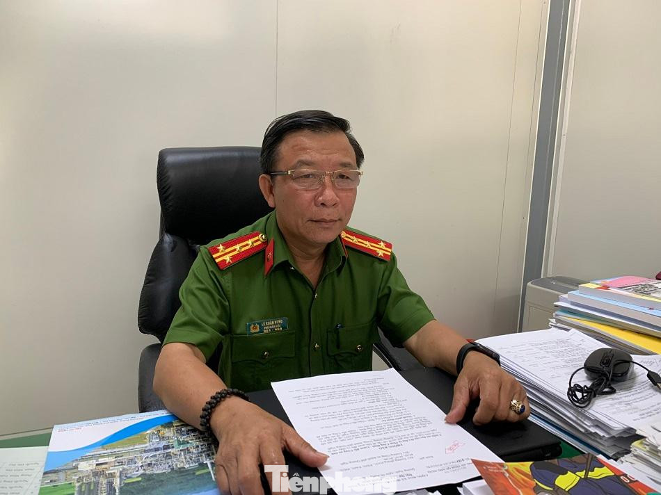 Đại tá Lê Xuân Hưng, Phó giám đốc Công an tỉnh Quảng Ngãi (phụ trách Phòng cảnh sát Phòng cháy chữa cháy và cứu nạn cứu hộ tỉnh Quảng Ngãi). Ảnh: Nguyễn Ngọc Đại tá Lê Xuân Hưng, Phó giám đốc Công an tỉnh Quảng Ngãi (phụ trách Phòng cảnh sát Phòng cháy chữa cháy và cứu nạn cứu hộ tỉnh Quảng Ngãi). Ảnh: Nguyễn Ngọc