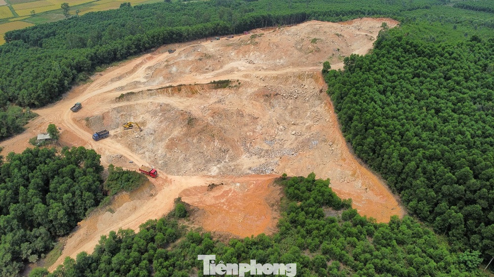 Nhu cầu đất đắp cho toàn tuyến cao tốc Quảng Ngãi - Hoài Nhơn vào khoảng 12 triệu m3. Nhu cầu đất đắp cho toàn tuyến cao tốc Quảng Ngãi - Hoài Nhơn vào khoảng 12 triệu m3.