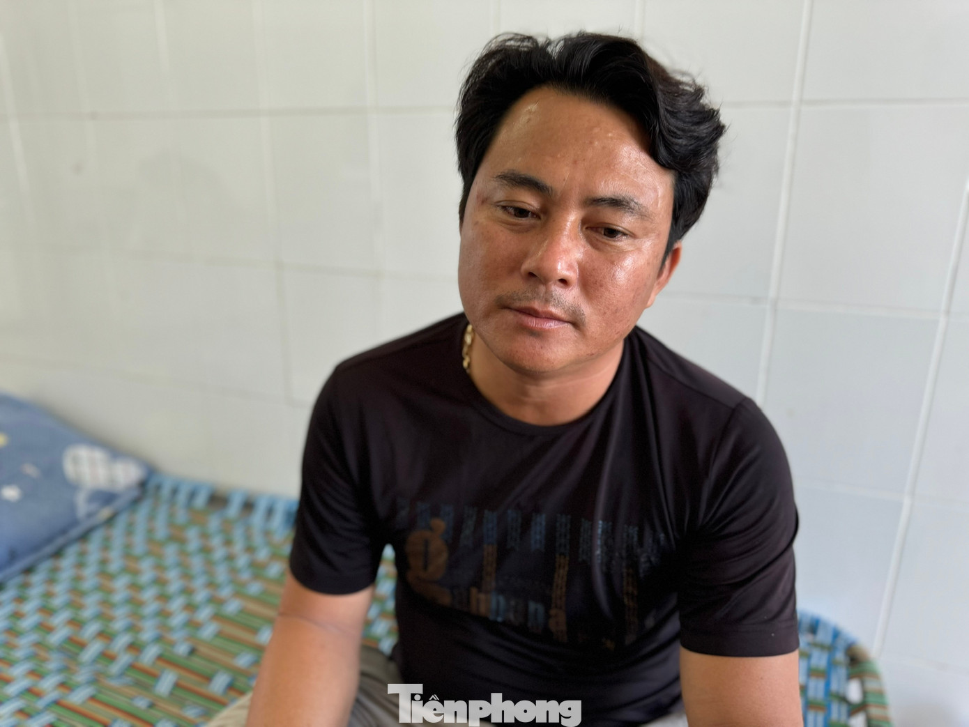 Thuyền trưởng Nguyễn Thanh Biên bị đánh đập với nhiều vết bầm tím trên người. Thuyền trưởng Nguyễn Thanh Biên bị đánh đập với nhiều vết bầm tím trên người.