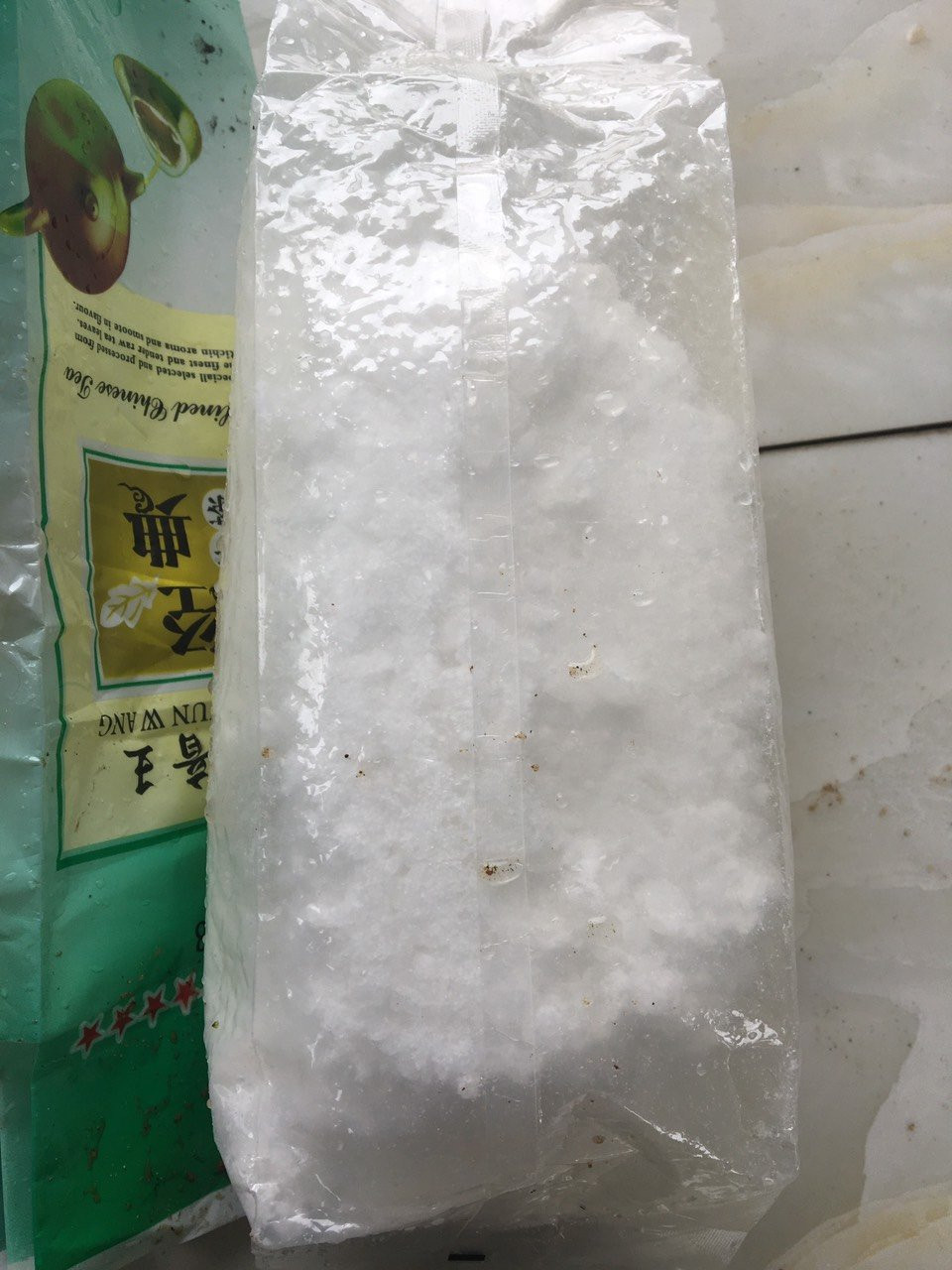 Trọng lượng 1kg, qua test nhanh, chất tinh thể màu trắng dương tính với ma túy loại ketamine. Trọng lượng 1kg, qua test nhanh, chất tinh thể màu trắng dương tính với ma túy loại ketamine.
