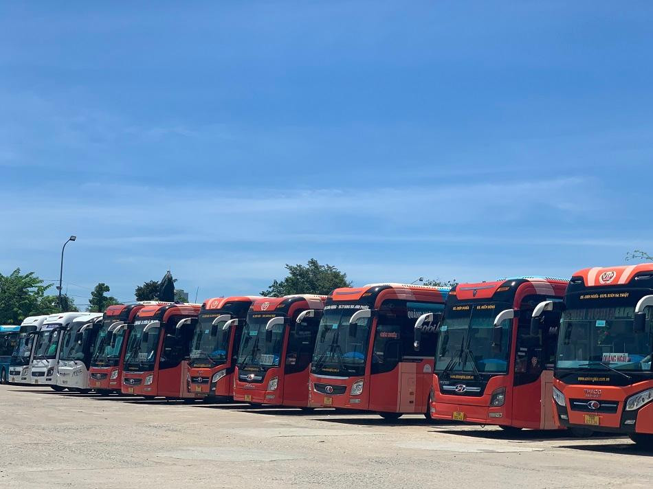 Công ty TNHH Chín Nghĩa sẽ tài trợ miễn phí xe khách để đưa người Quảng Ngãi từ TP. HCM về quê. Công ty TNHH Chín Nghĩa sẽ tài trợ miễn phí xe khách để đưa người Quảng Ngãi từ TP. HCM về quê.