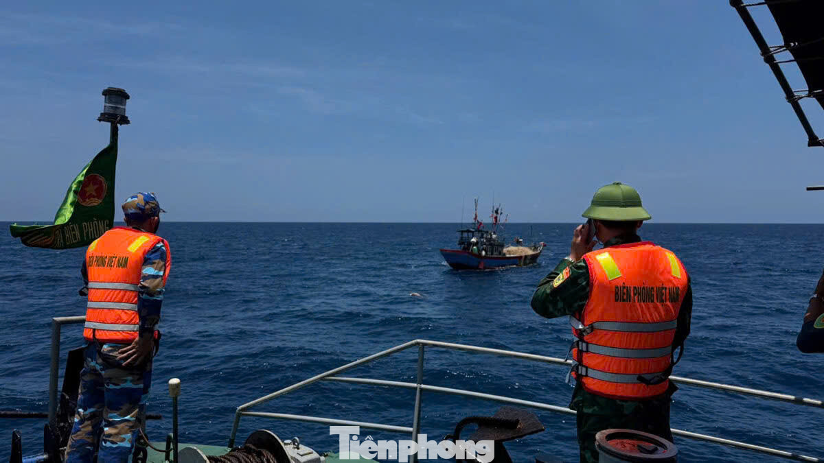 Lực lượng chức năng tích cực tìm kiếm 2 nạn nhân mất tích còn lại.