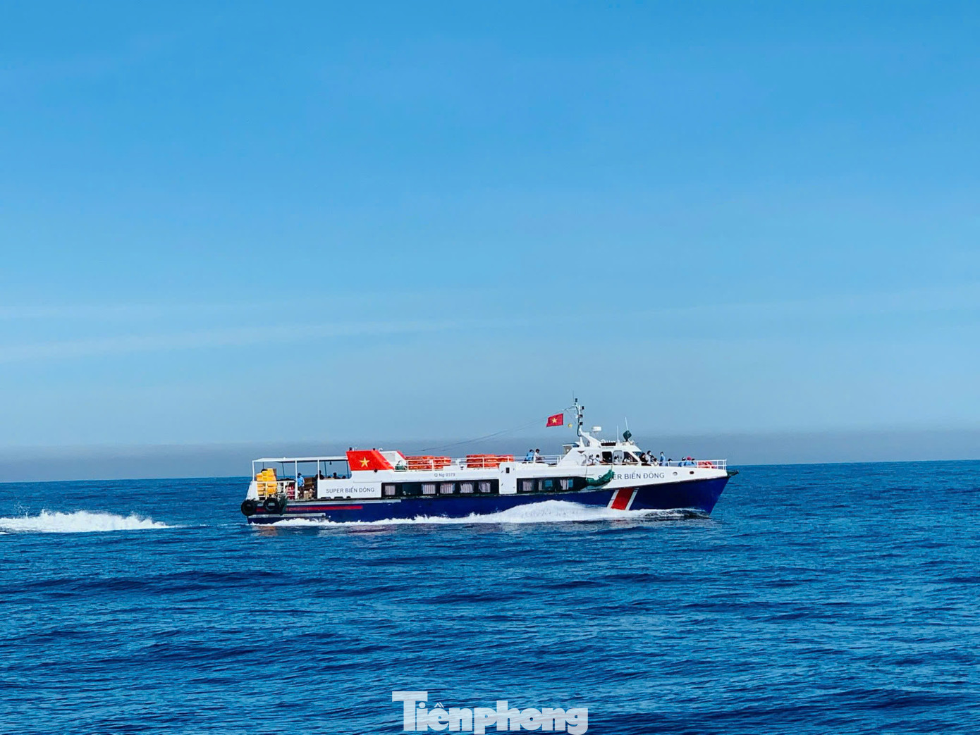 Cấm tất cả các loại tàu thuyền ra biển, bao gồm các tuyến vận tải hành khách Sa Kỳ – Lý Sơn