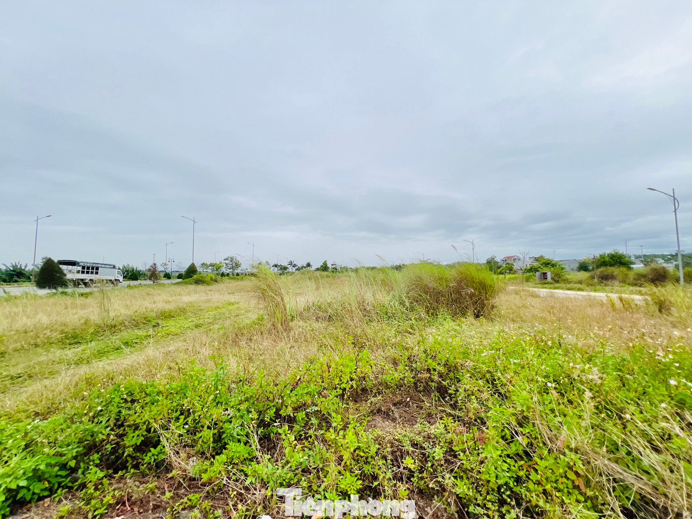 Tháng 2/2022, chủ đầu tư đã có thông báo về việc chấm dứt hoạt động đầu tư dự án khu dân trục đường Mỹ Trà - Mỹ Khê và cam kết chịu trách nhiệm trước pháp luật về tính hợp pháp, chính xác, trung thực của hồ sơ và các văn bản gửi cơ quan Nhà nước có thẩm quyền. Ảnh: Nguyễn Ngọc