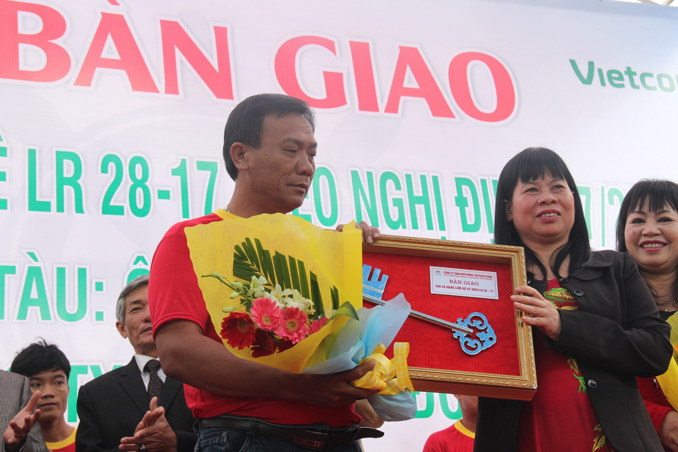 Ngư dân Võ Văn Hân trong ngày đón nhận tàu 67.