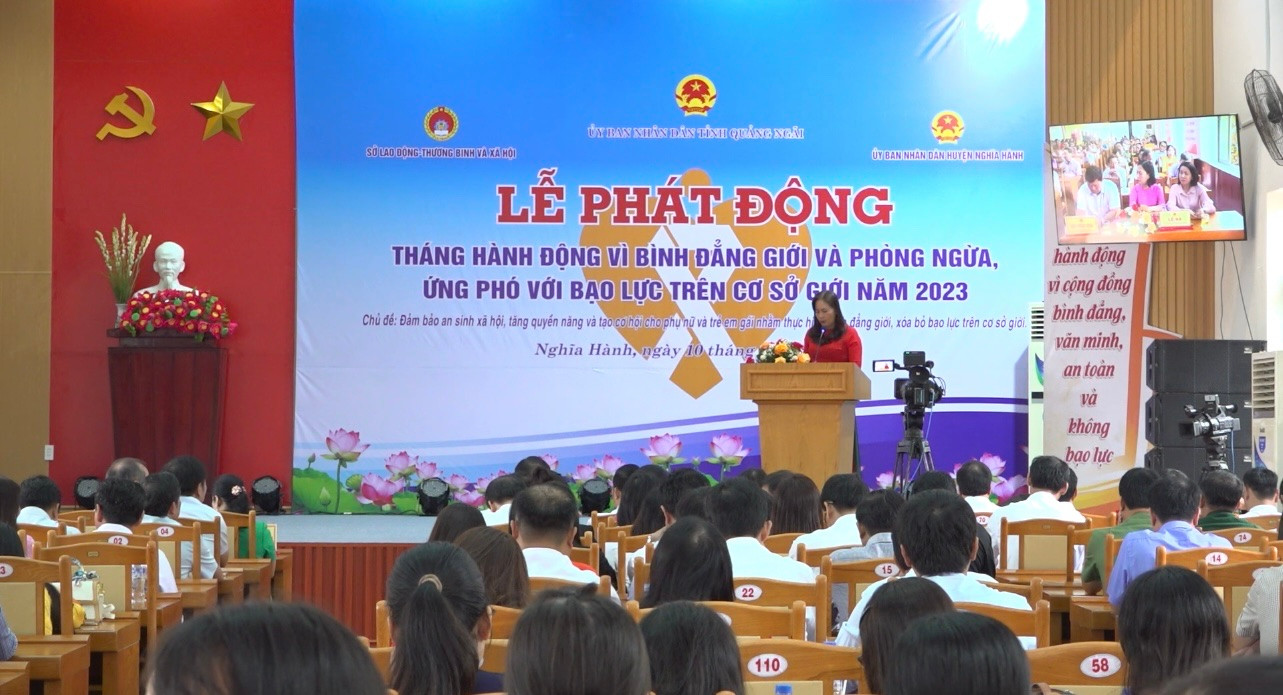 Quang cảnh buổi lễ phát động. Quang cảnh buổi lễ phát động.