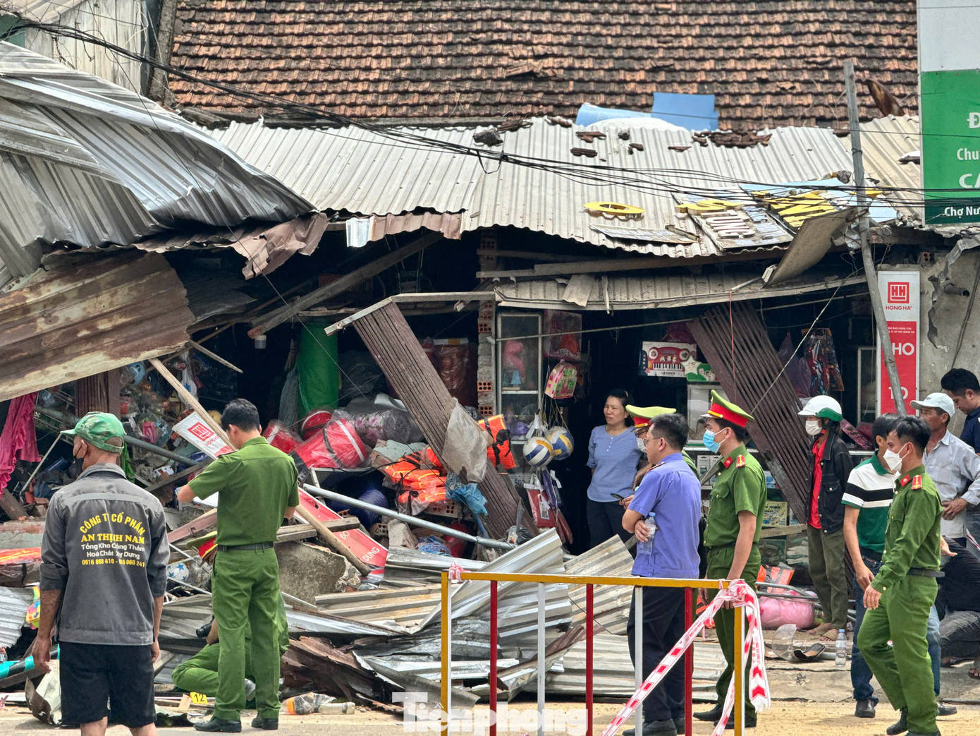Trong đó, bệnh nhân Nguyễn Thị Thảo dập nát ngang đùi trở xuống và mất chi ngang đầu gối; bệnh nhân Trần Vinh chấn thương sọ não; bệnh nhân Nguyễn Thị Tâm (62 tuổi) gãy xương vùng đùi và vết thương đứt cơ cẳng chân. Ảnh: Nguyễn Ngọc