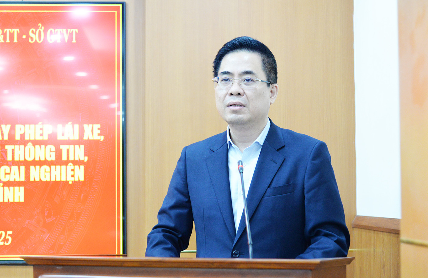 Chủ tịch UBND tỉnh Quảng Ngãi Nguyễn Hoàng Giang. Chủ tịch UBND tỉnh Quảng Ngãi Nguyễn Hoàng Giang.