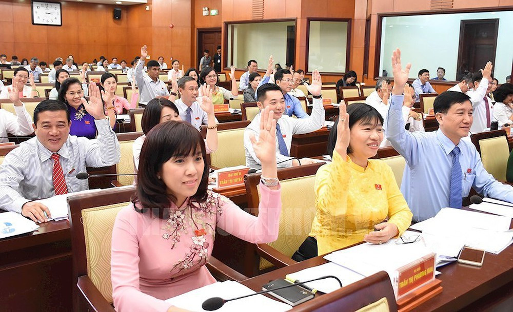 TPHCM tăng kịch trần phí đăng ký ô tô, xe máy ảnh 1