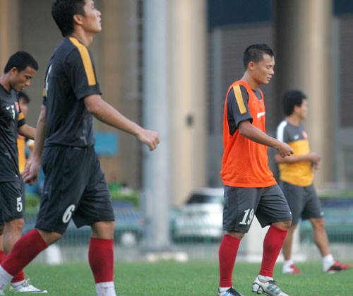 Thành Lương muốn sút vào mặt một số đứa. Thành Lương muốn sút vào mặt một số đứa