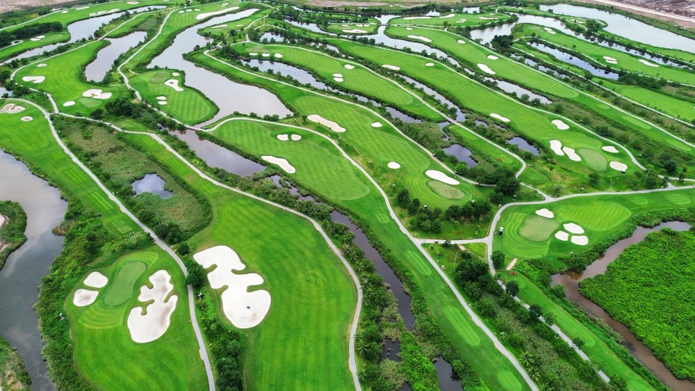 Hải Phòng đang trở thành điểm đến mới của du lịch golf. Hải Phòng đang trở thành điểm đến mới của du lịch golf.