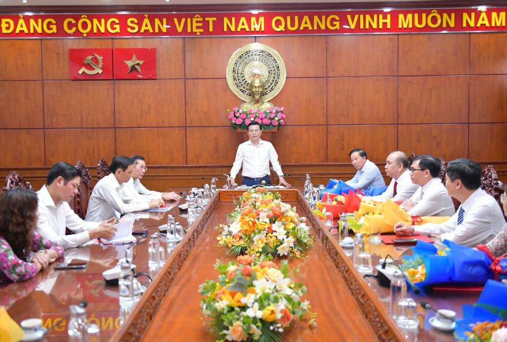 Phó Bí thư Thường trực Tỉnh ủy, Trưởng đoàn đại biểu Quốc hội tỉnh - Nguyễn Thanh Hải phát biểu giao nhiệm vụ Phó Bí thư Thường trực Tỉnh ủy, Trưởng đoàn đại biểu Quốc hội tỉnh - Nguyễn Thanh Hải phát biểu giao nhiệm vụ