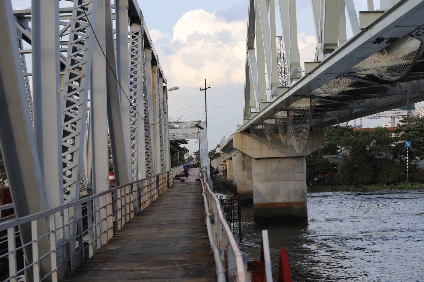 Phong tỏa đường sắt Bắc – Nam để đấu nối cầu Bình Lợi mới ảnh 2