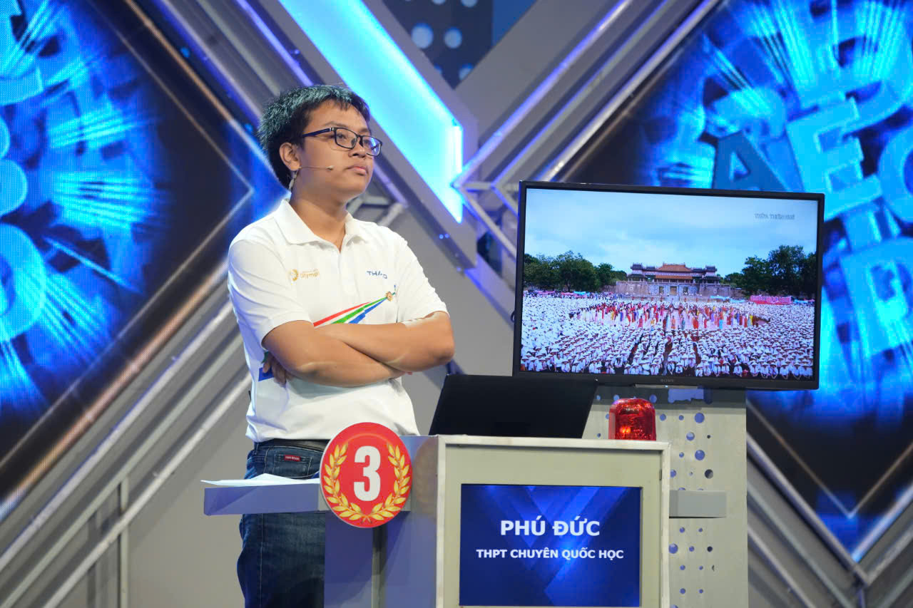 Võ Quang Phú Đức đến từ trường THPT Chuyên Quốc học, Thừa Thiên - Huế