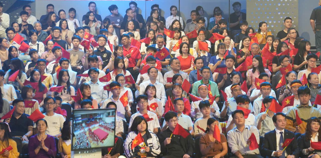 Võ Quang Phú Đức giành ngôi Quán quân Đường lên đỉnh Olympia năm thứ 24 ảnh 28