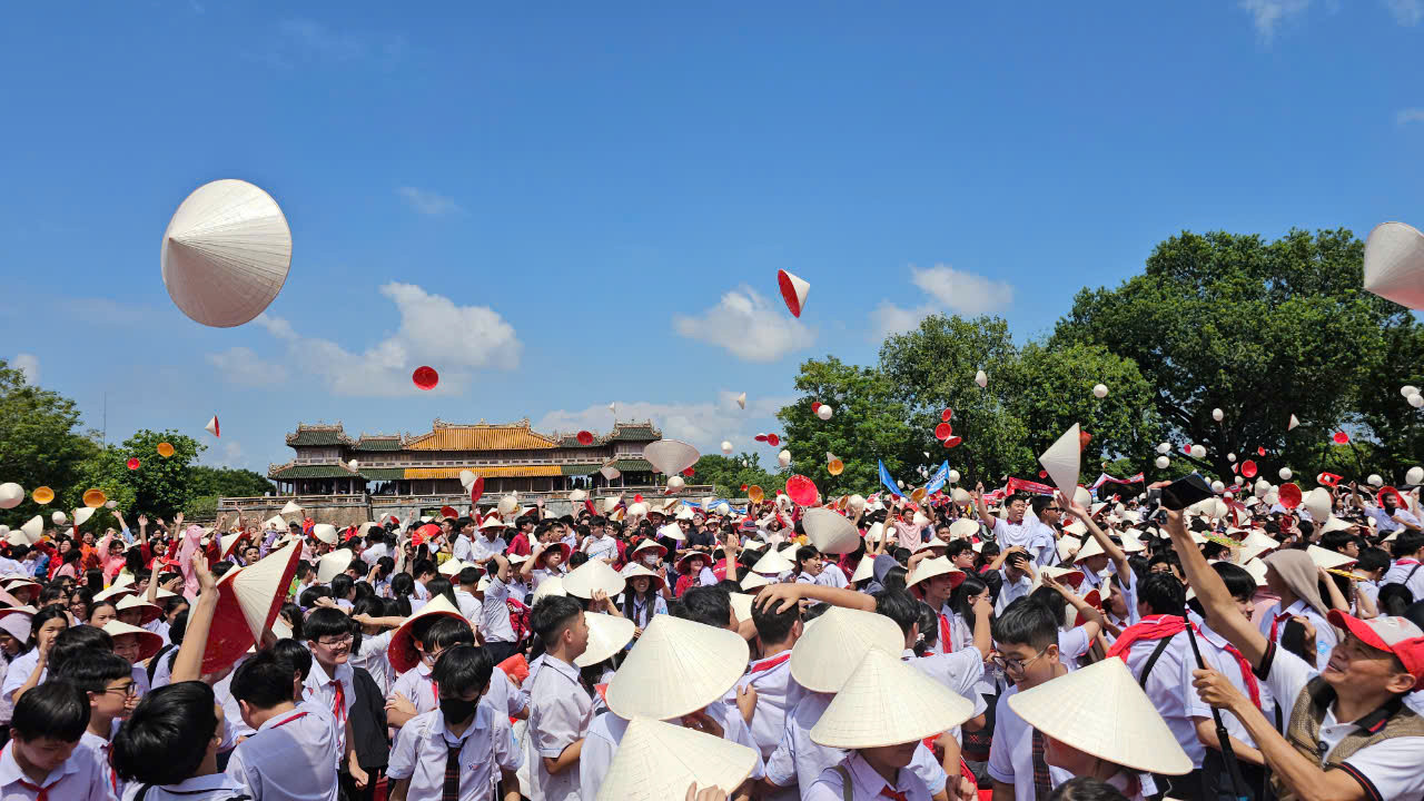 Võ Quang Phú Đức giành ngôi Quán quân Đường lên đỉnh Olympia năm thứ 24 ảnh 58