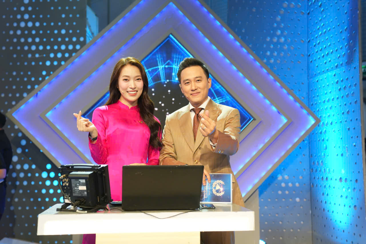 MC Khánh Vy - Ngọc Huy. Ảnh: Hoàng Mạnh Thắng