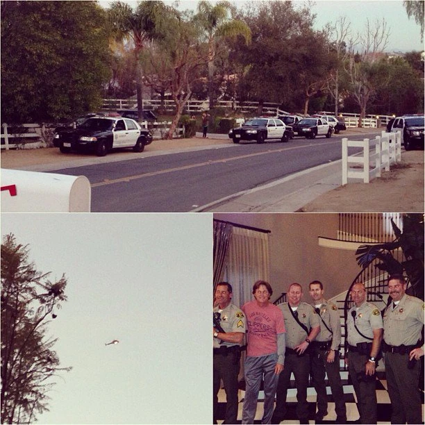 Rất nhiều cảnh sát và máy bay được điều động bao vây nhà mẹ đẻ của Kim