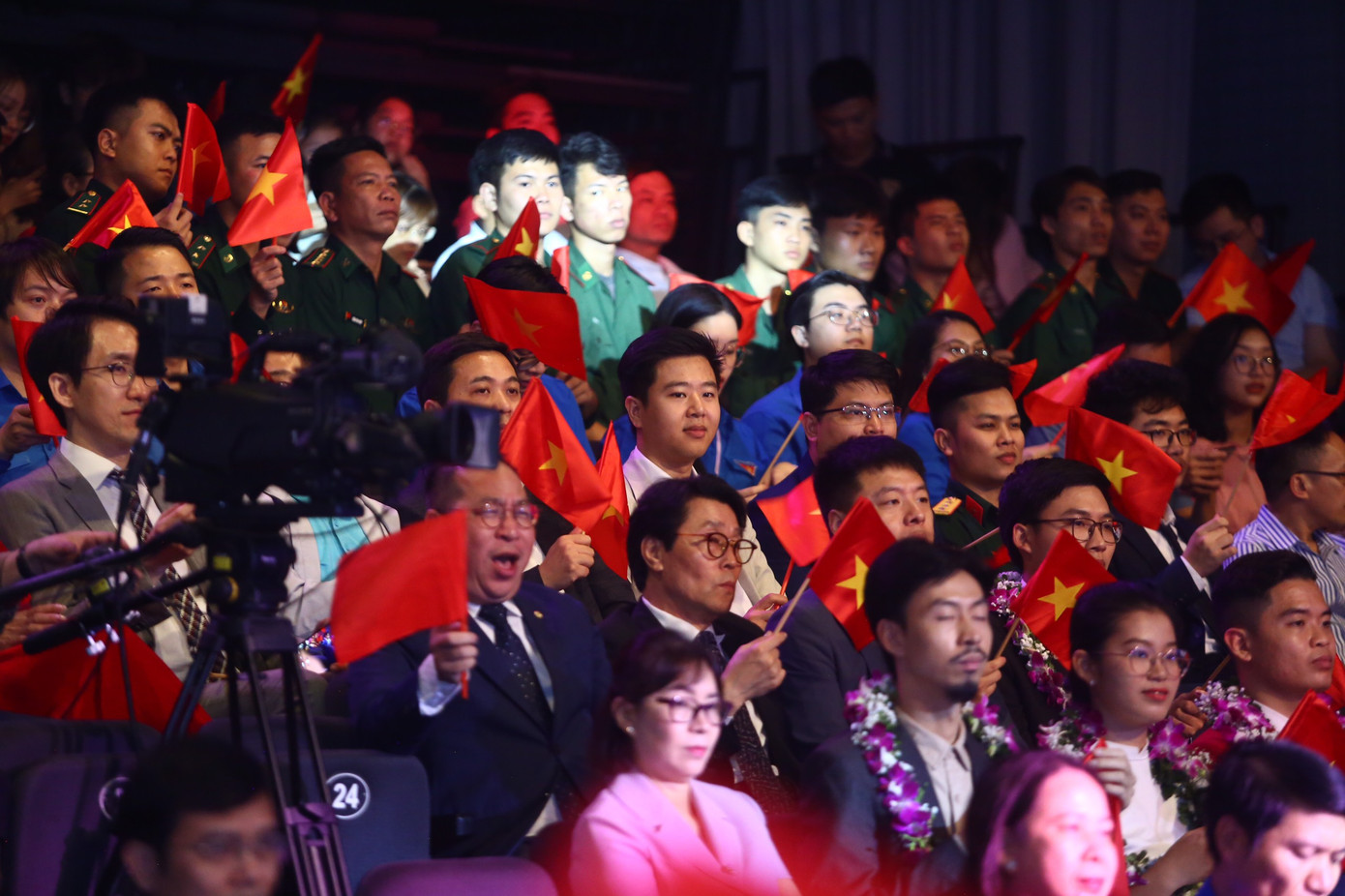 Tuyên dương Gương mặt trẻ Việt Nam tiêu biểu năm 2023: Những người 'lĩnh ấn tiên phong' ảnh 38