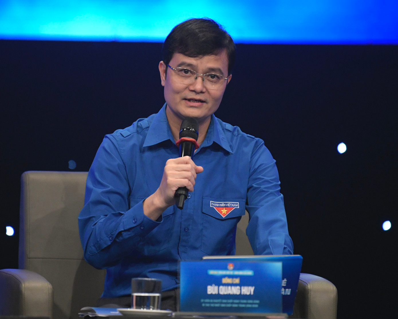 Anh Bùi Quang Huy - Uỷ viên dự khuyết T.Ư Đảng, Bí thư thứ nhất T.Ư Đoàn, gửi lời chào và cảm ơn tất cả đoàn viên, thanh thiếu nhi trong và ngoài nước.