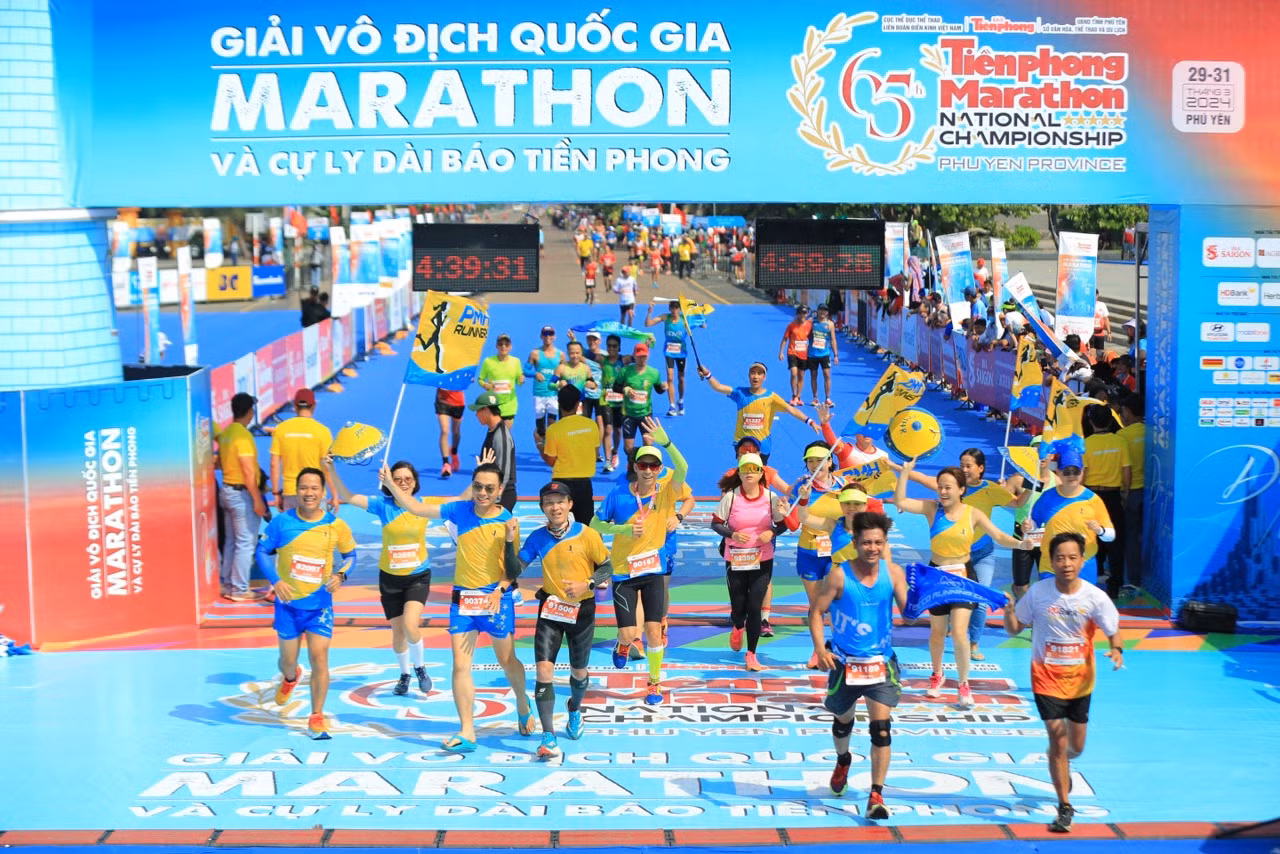Tiền Phong Marathon 2024: Trên bục vinh quang ảnh 201