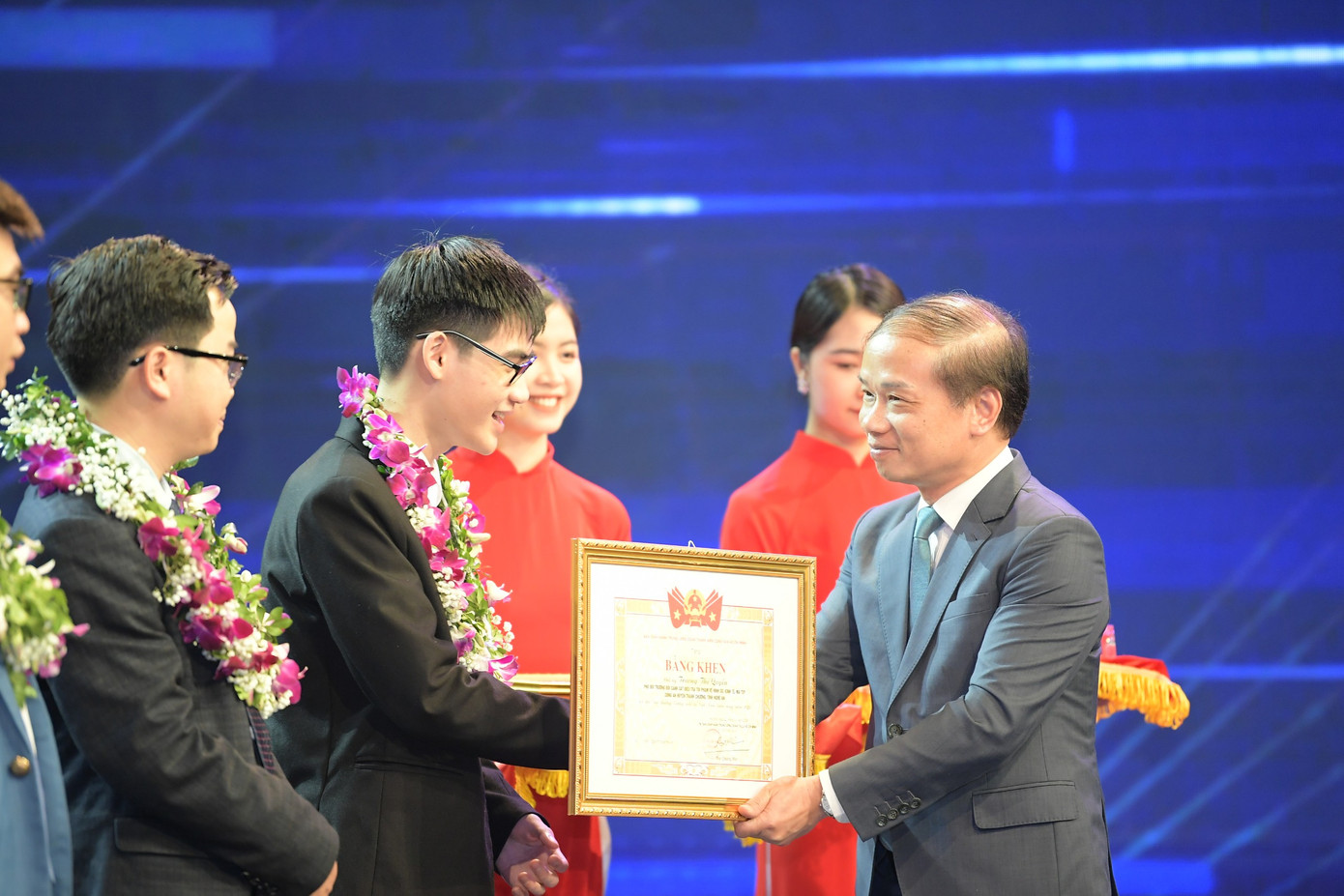 Tuyên dương Gương mặt trẻ Việt Nam tiêu biểu năm 2023: Những người 'lĩnh ấn tiên phong' ảnh 49