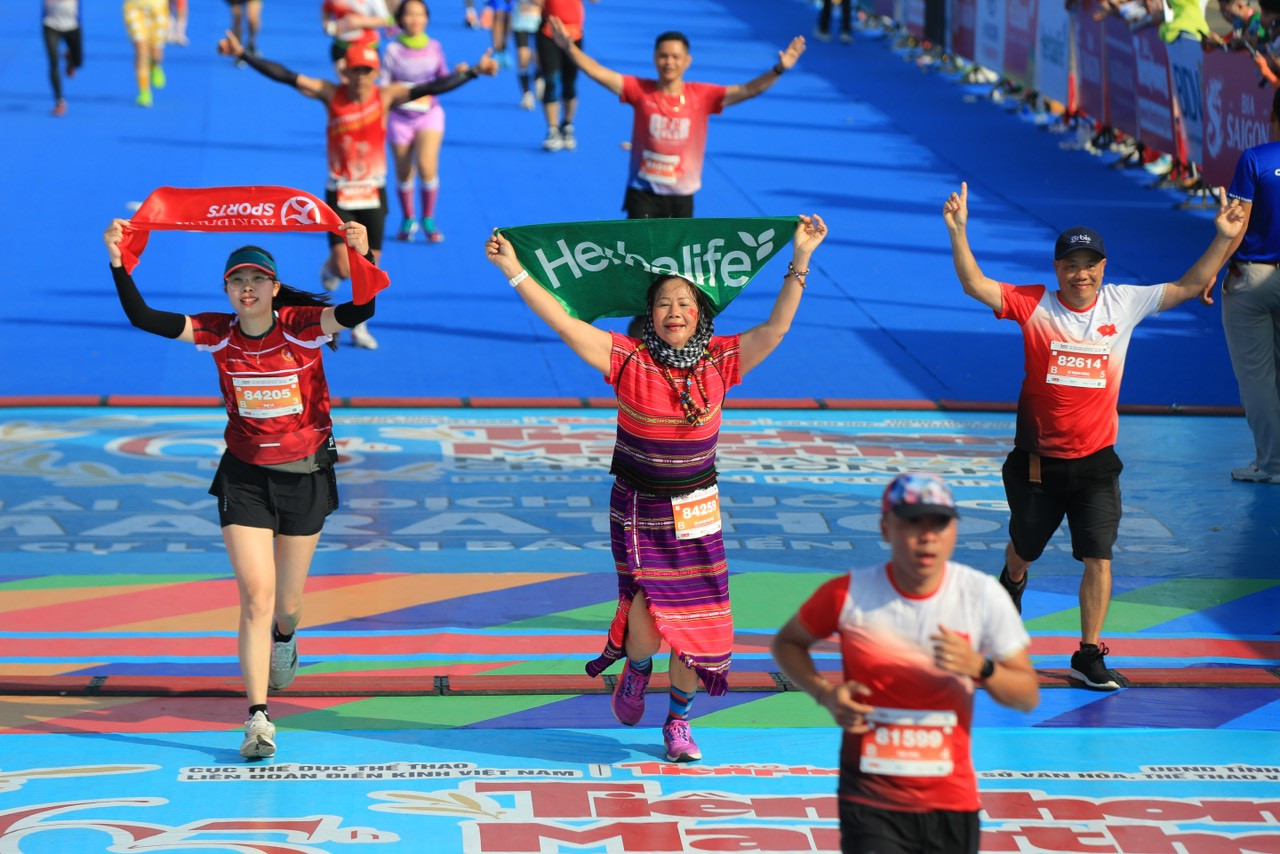 Tiền Phong Marathon 2024: Trên bục vinh quang ảnh 192