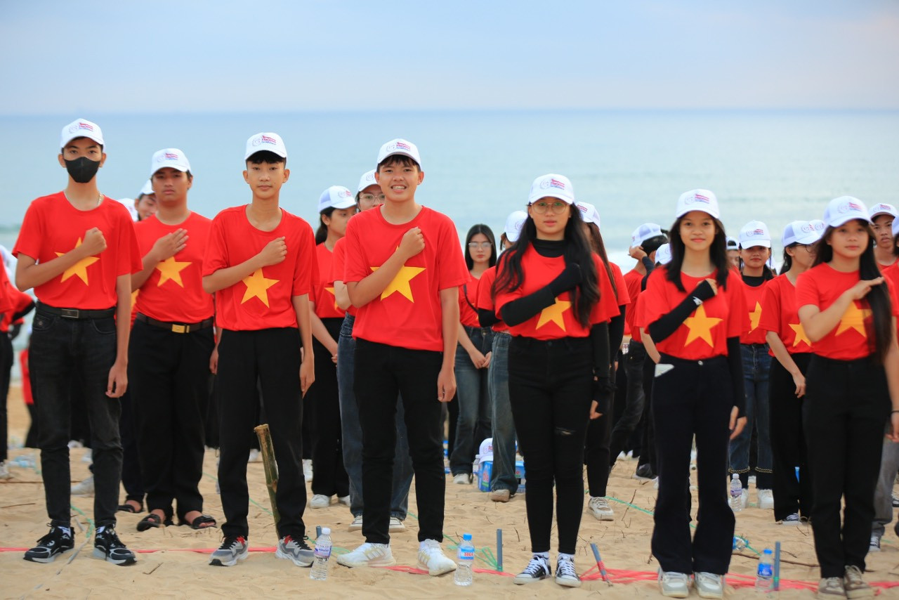 Thiêng liêng Lễ Thượng cờ 'Tổ quốc trong lòng Tổ quốc' ảnh 31 Thiêng liêng Lễ Thượng cờ 'Tổ quốc trong lòng Tổ quốc' ảnh 31