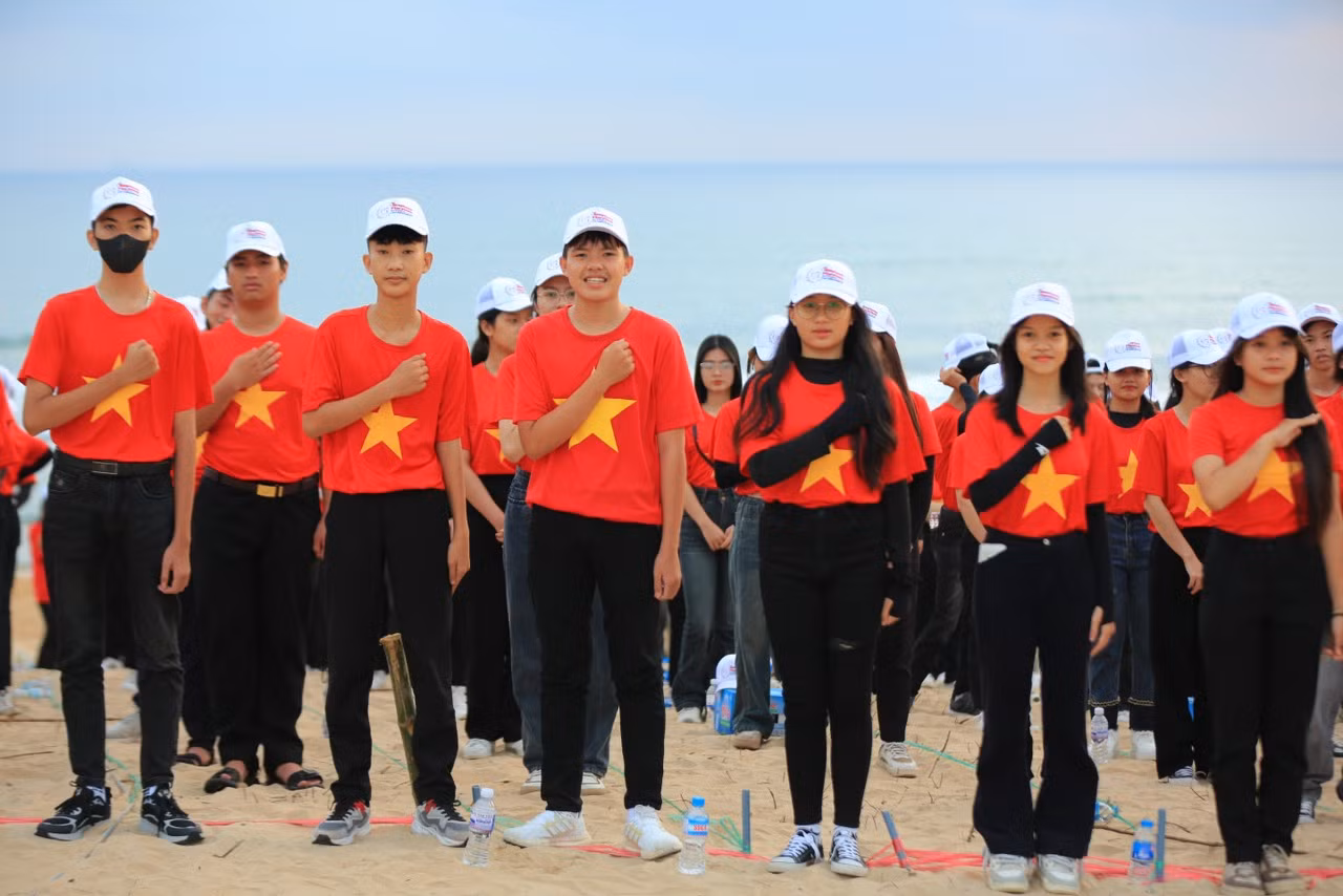 Thiêng liêng Lễ Thượng cờ 'Tổ quốc trong lòng Tổ quốc' ảnh 31 Thiêng liêng Lễ Thượng cờ 'Tổ quốc trong lòng Tổ quốc' ảnh 31