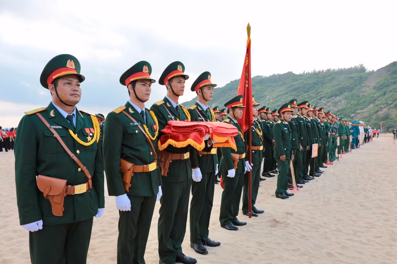 Thiêng liêng Lễ Thượng cờ 'Tổ quốc trong lòng Tổ quốc' ảnh 6 Thiêng liêng Lễ Thượng cờ 'Tổ quốc trong lòng Tổ quốc' ảnh 6