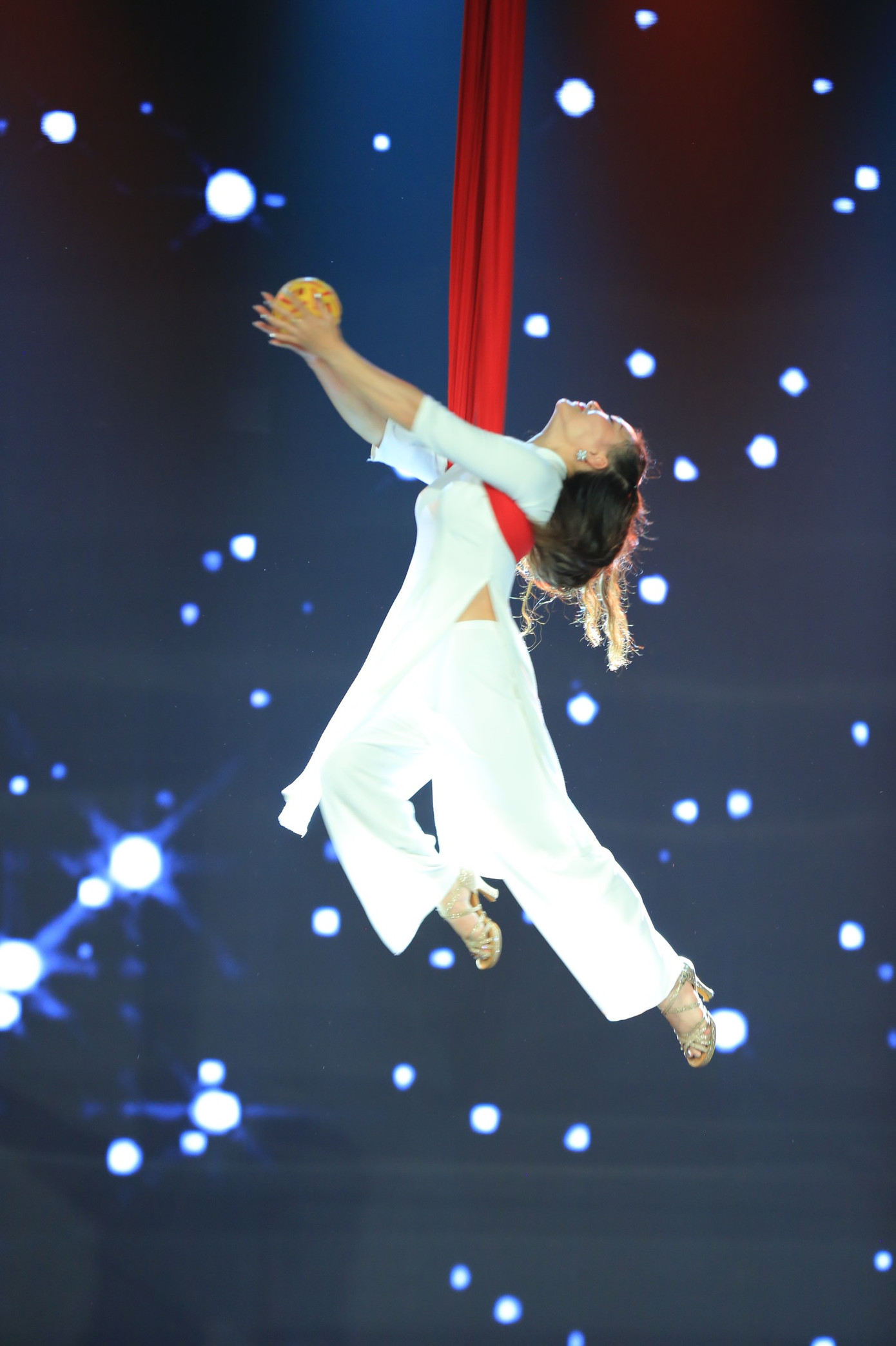 Tuyên dương Gương mặt trẻ Việt Nam tiêu biểu năm 2023: Những người 'lĩnh ấn tiên phong' ảnh 30