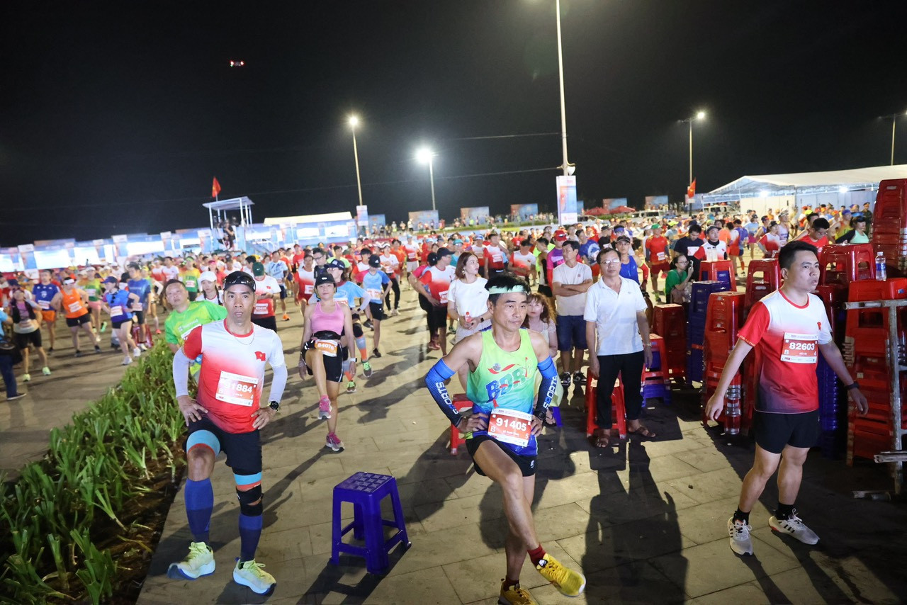 Tiền Phong Marathon 2024: Trên bục vinh quang ảnh 12